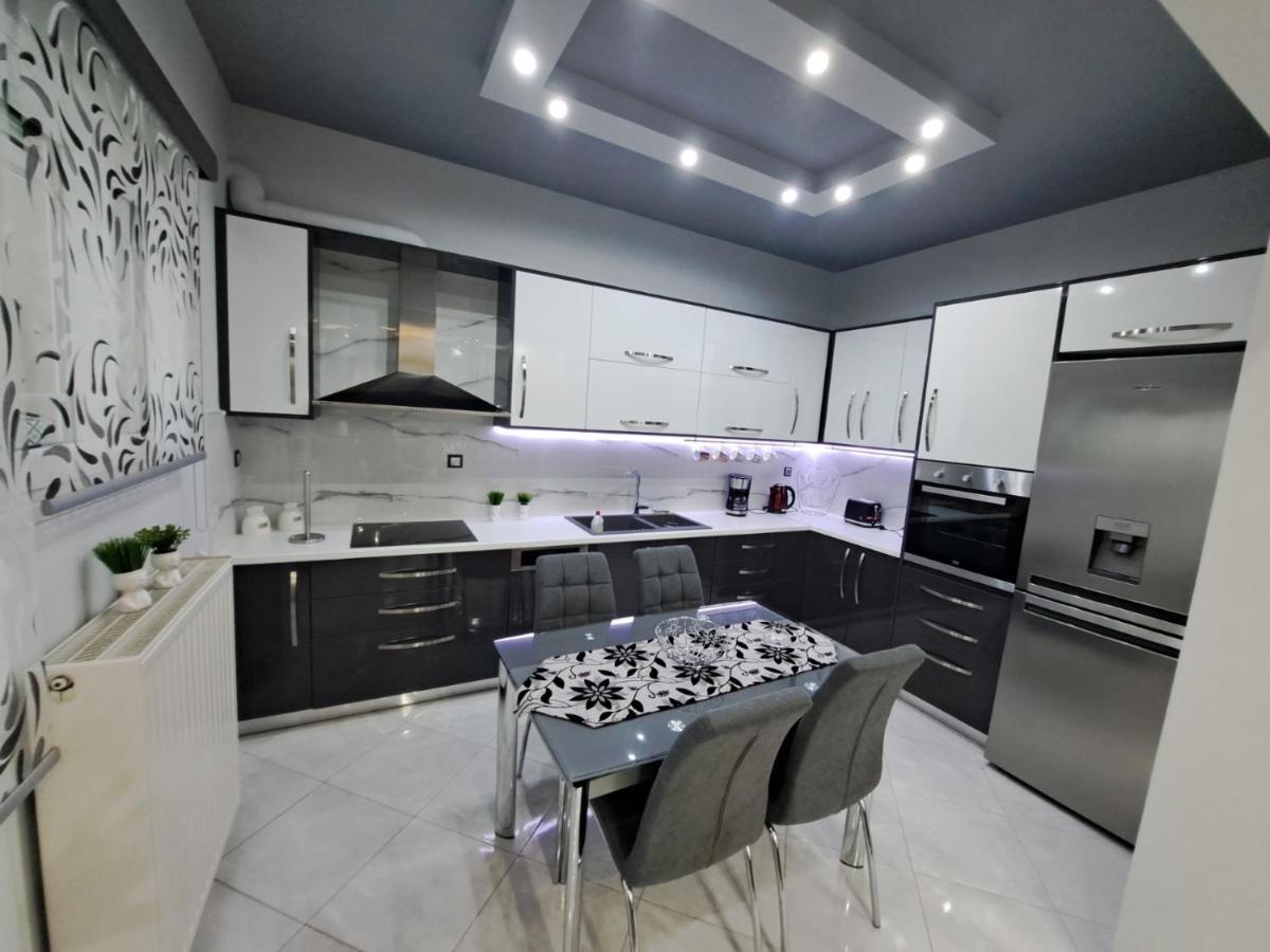 Luxury Apartment Amarynthos Eksteriør bilde