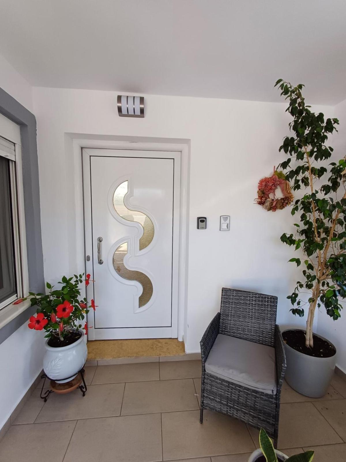 Luxury Apartment Amarynthos Eksteriør bilde